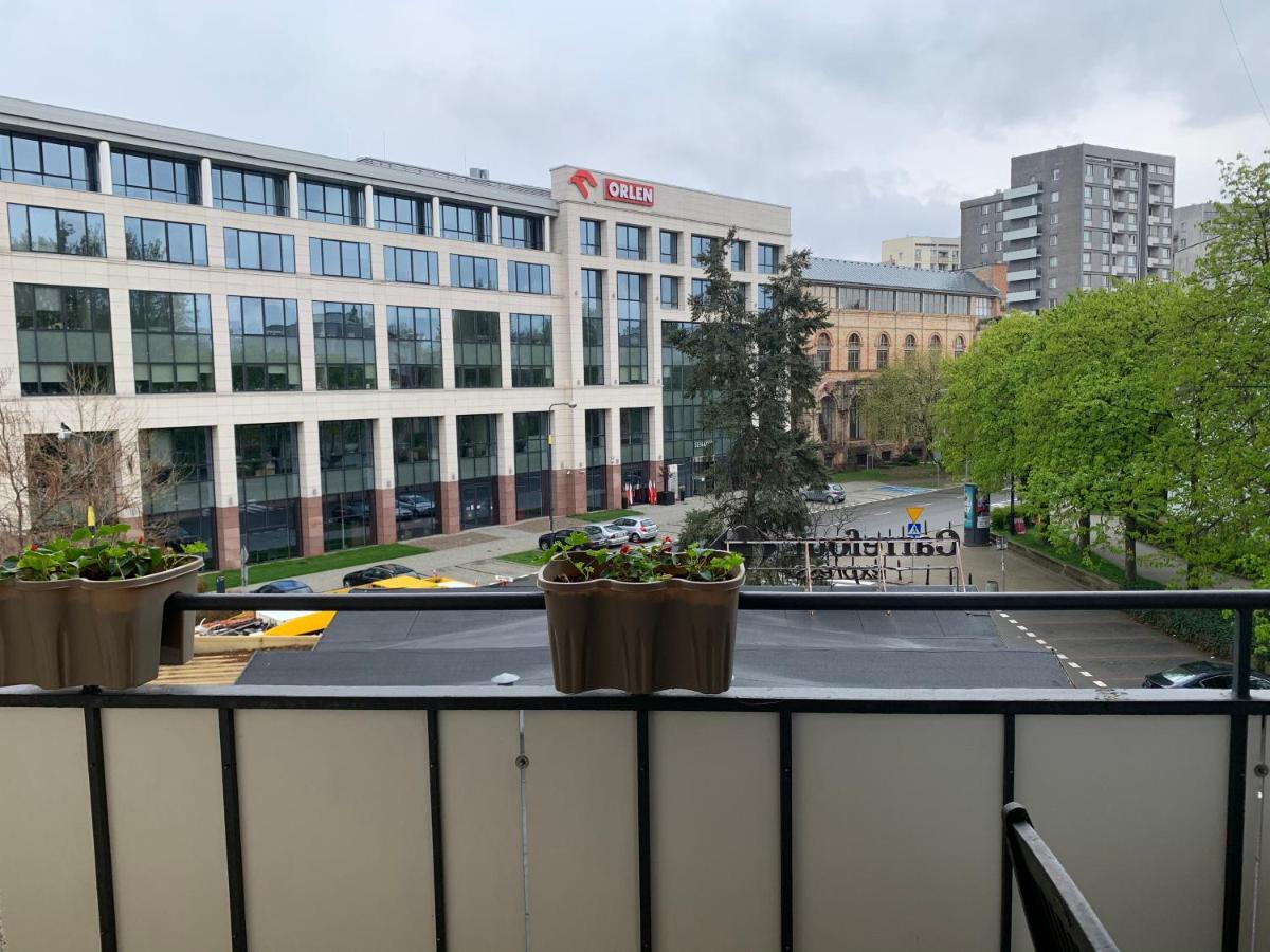 Perfect Location Two Bedrooms With Balkony Warsaw
