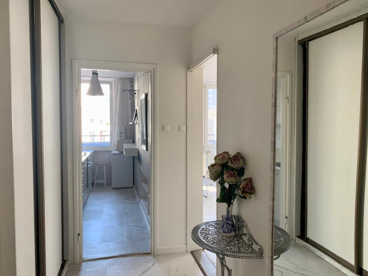Butas Perfect Location Two Bedrooms With Balkony