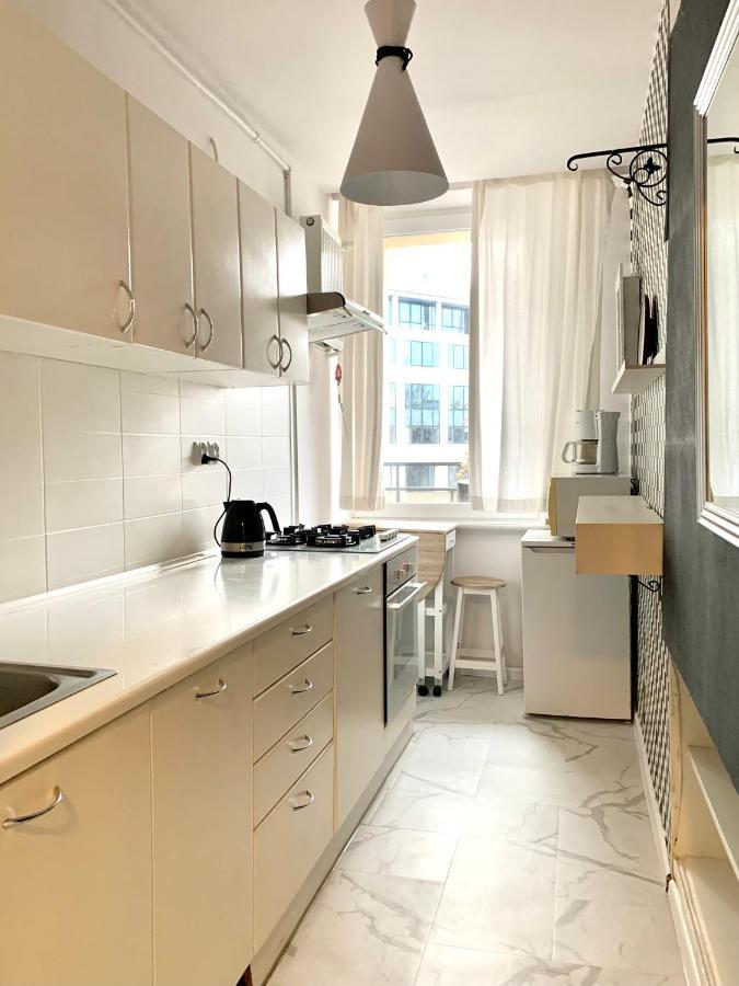 Butas Perfect Location Two Bedrooms With Balkony *