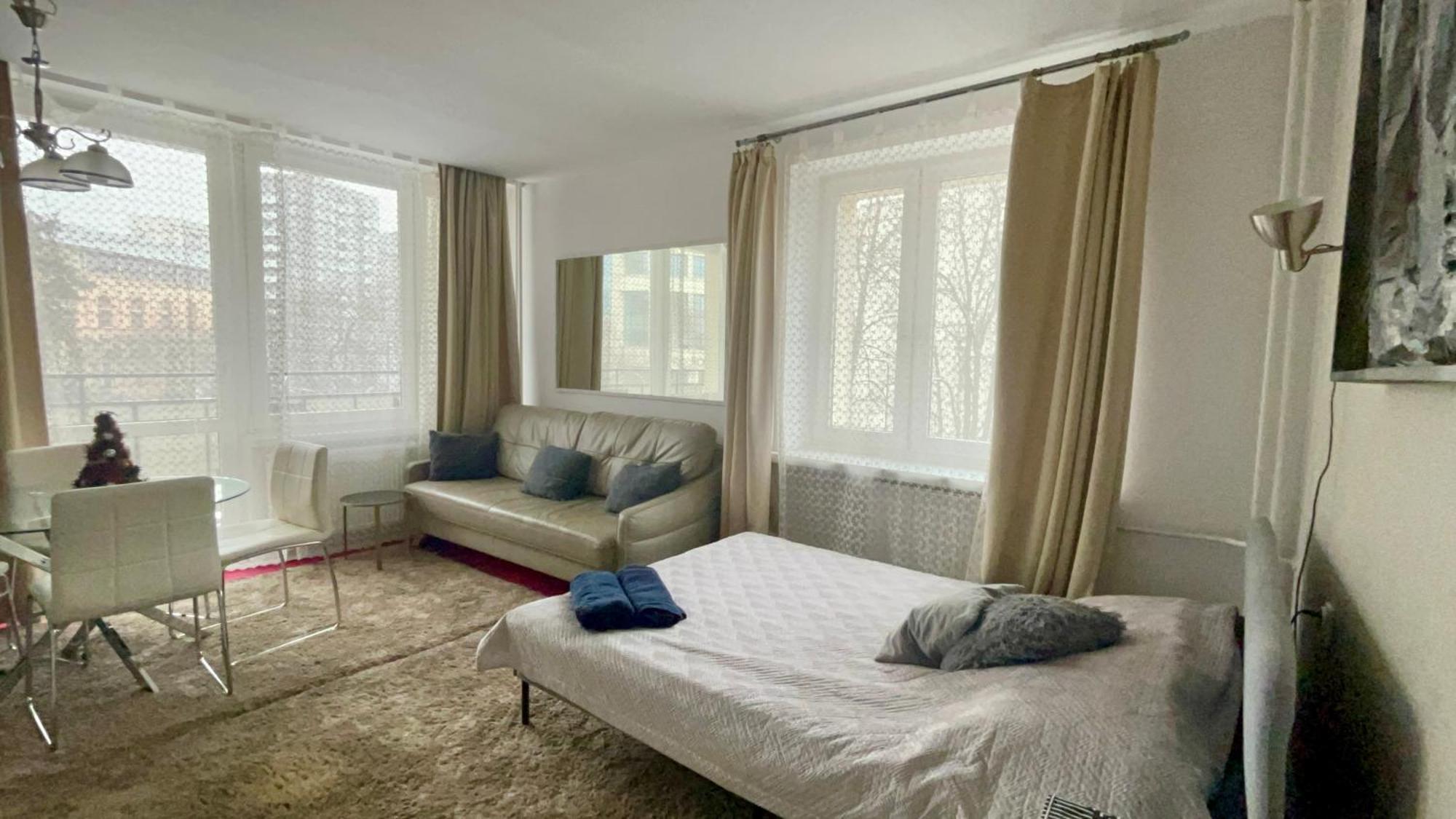 Butas Perfect Location Two Bedrooms With Balkony Warsaw